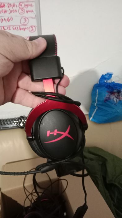 Продам наушник hyper'x could 2/3 для компьютерного клуба