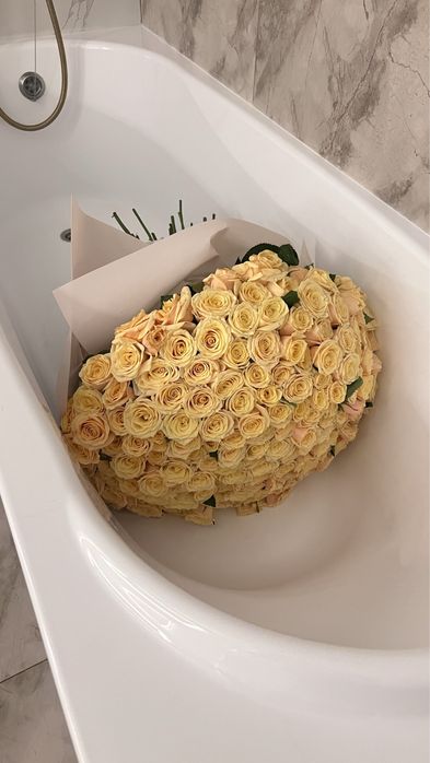 Свежие, получены вчера 201 розы