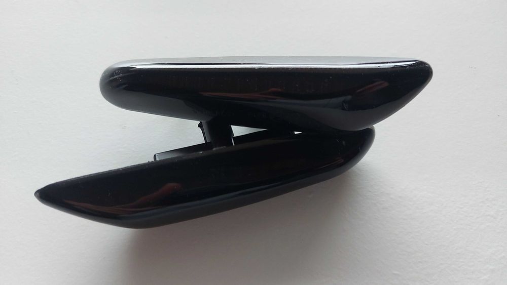 Dynamic LED мигачи за калник BMW бягащи