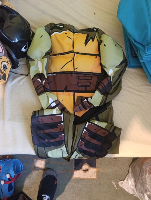 Играчки и костюми за деца