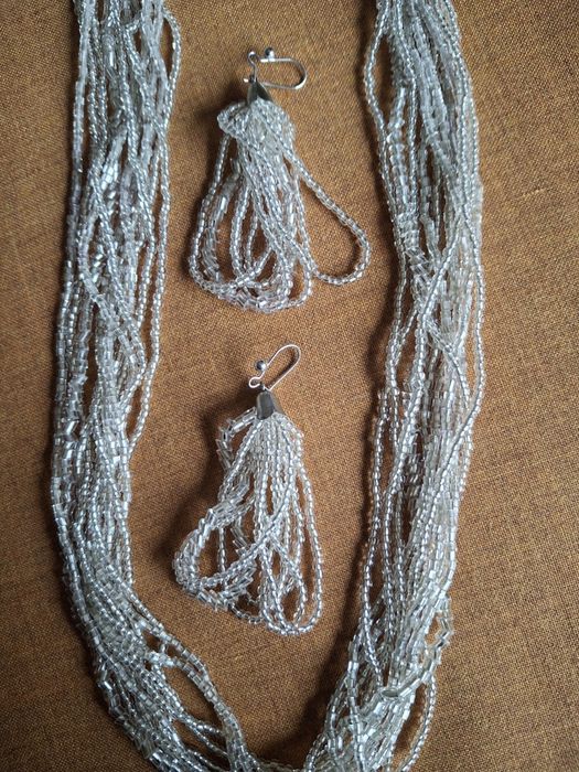 Винтидж бижута: колиета, брошка, обеци.