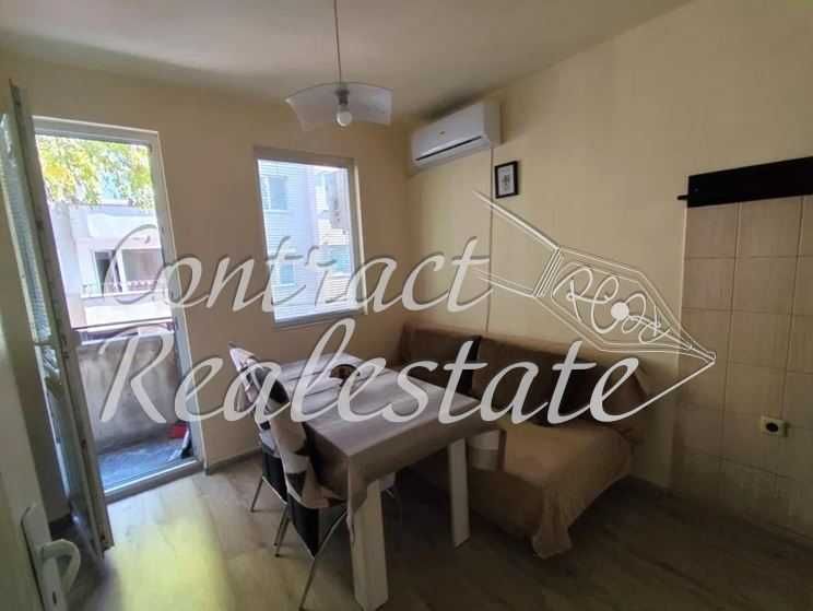 Дава се под наем Двустаен апартамент в Варна, Червен площад - 50 кв.м за 382.5 € - Снимка #2