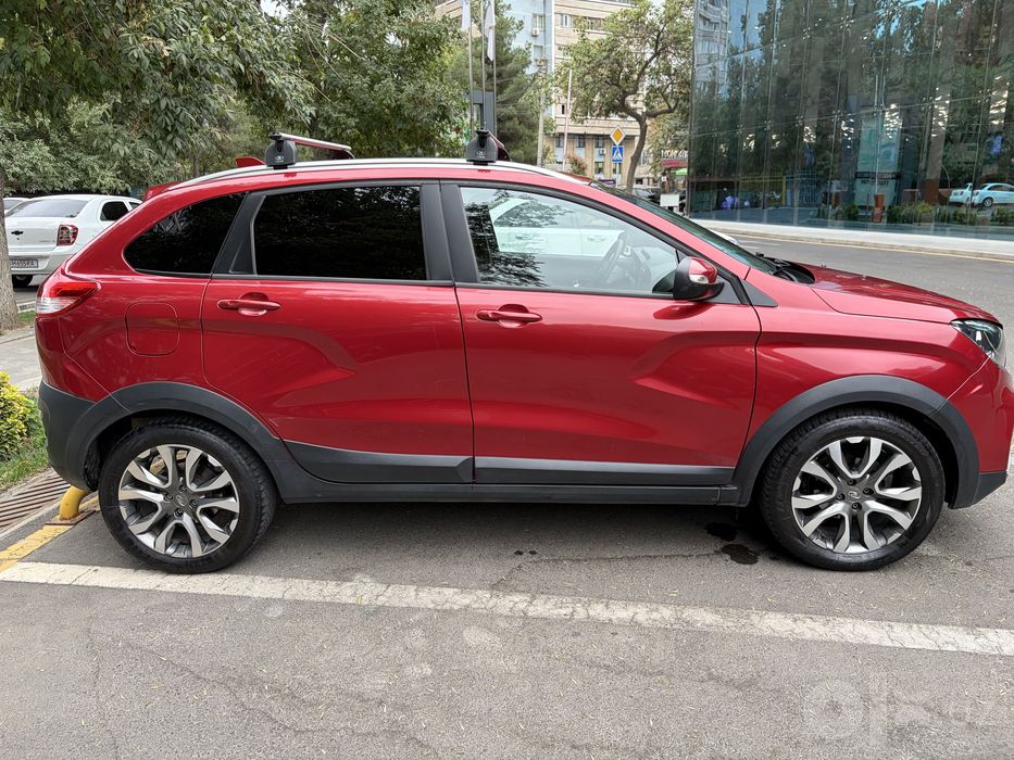 Lada XRay Cross 2019