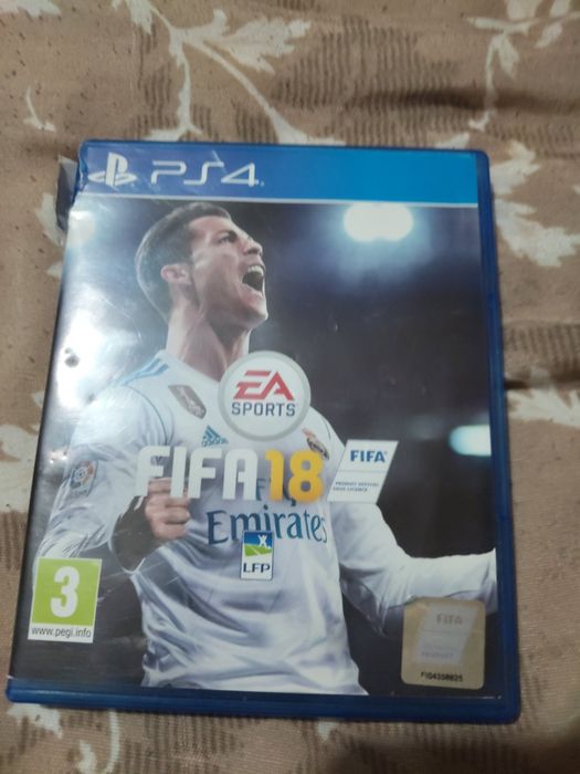 Play station 4 и волан