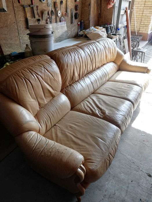 Продам диван кожанный