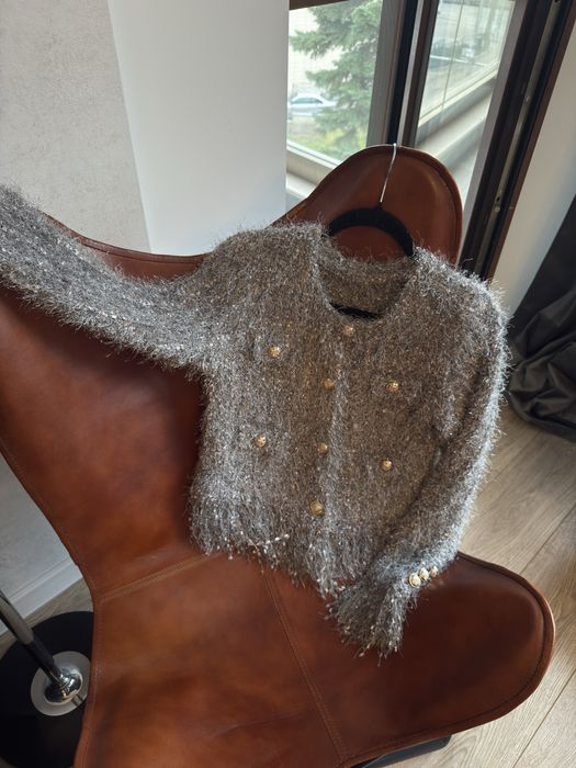 Сребристо-сив кардиган в стил Chanel с ресни