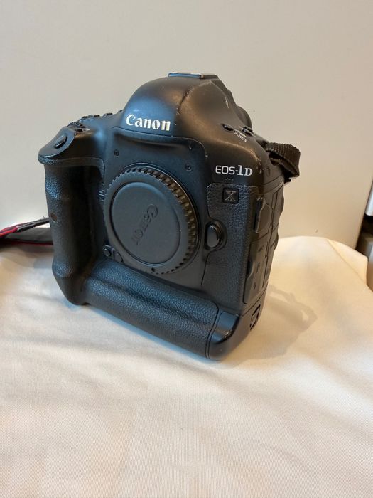 Canon 1Dx Mark I + батерия и зарядно