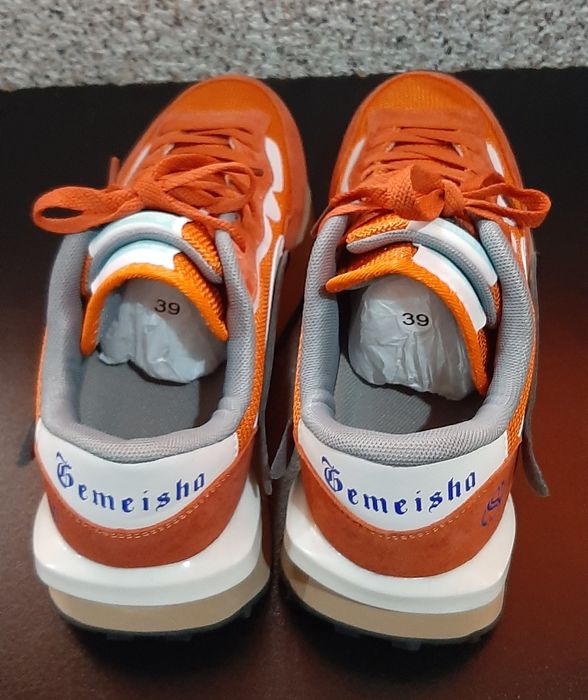 Дамски оранжеви маратонки