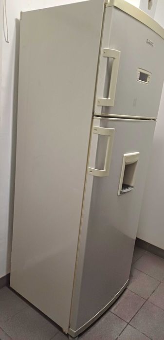 Combina frigorifica BEKO, no frost, dozator apa, display digital