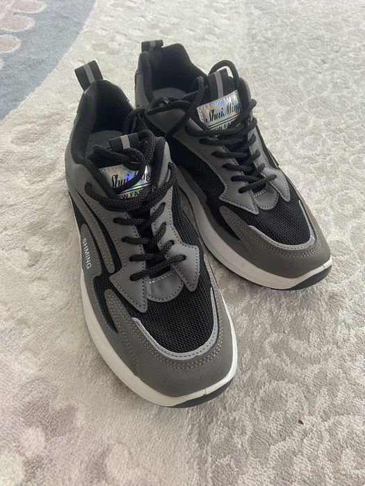 Мужские кроссовки