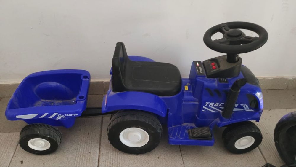 Детская машинка на аккумуляторе (синяя)