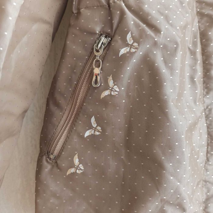 Продам курточку на девочку