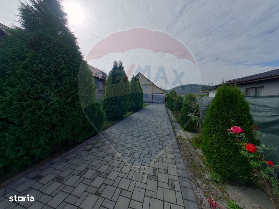 Casă / Vilă cu 4 camere de vânzare în zona Sud