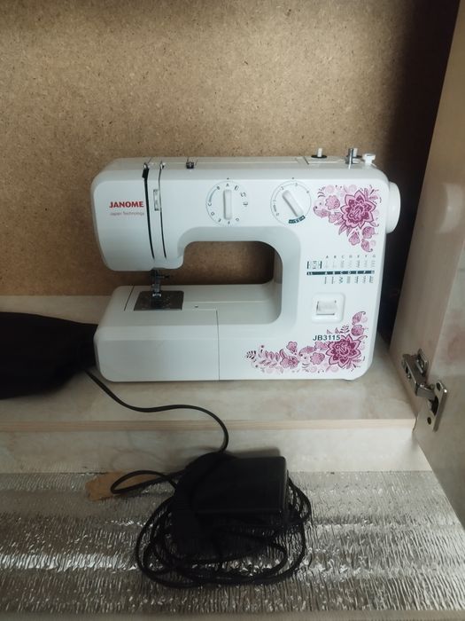 Tikuv mashinasi sotiladi ko'p ishlatilgani yoq yangi