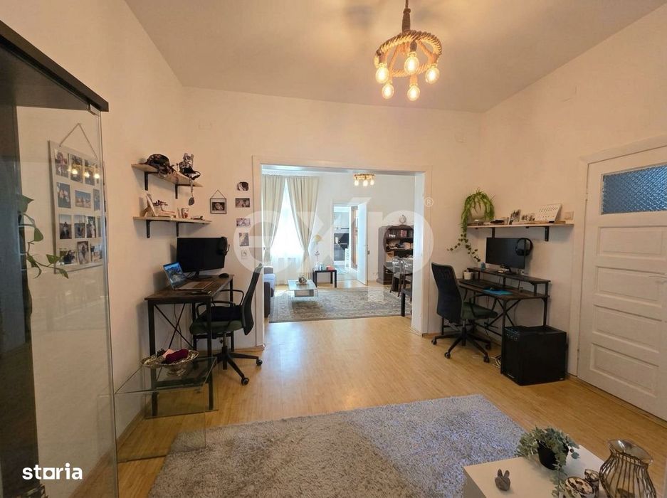 Decebal, Delea Noua, apartament de vanzare etaj 1 cu centrala proprie