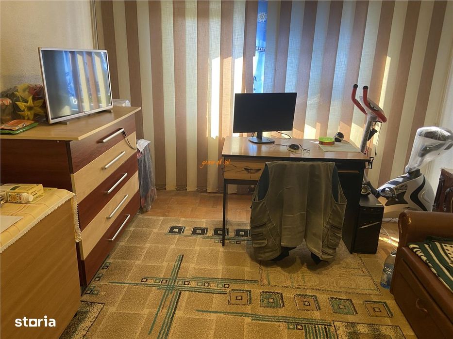 Apartamen 3 camere , cartier Sud 70 mp , decomandat