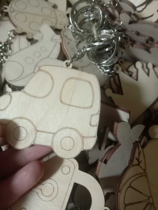 Деревянные брелки для разукрашивания