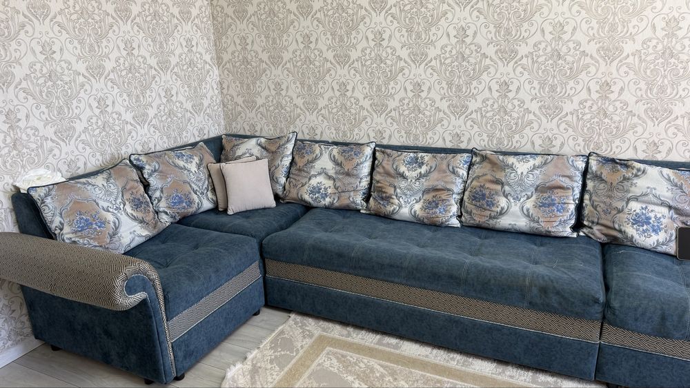 Диван угловой б/у