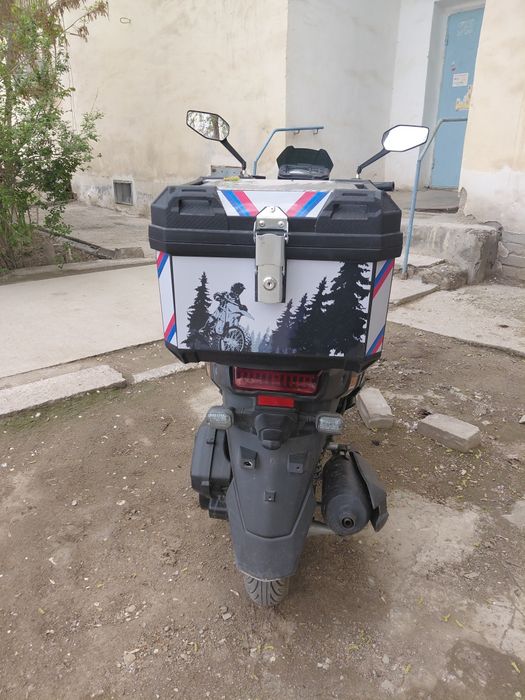 Skuter tank sotiladi