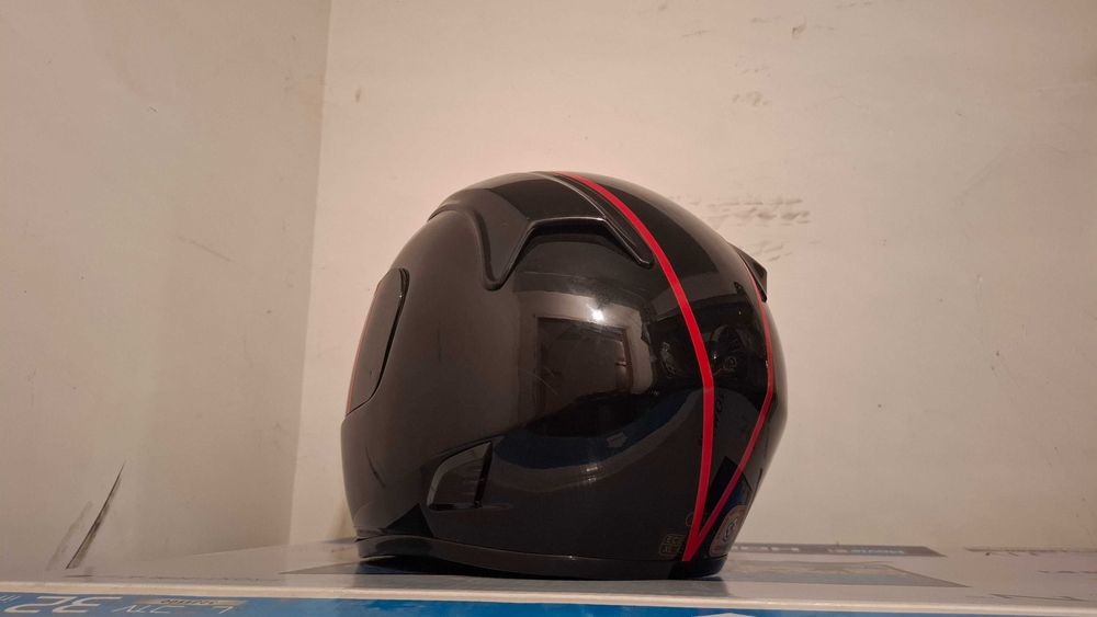 Продавам каска за мотор Shoei