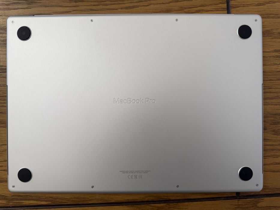 Macbook Pro M3 16 дюймов 18/512 Silver