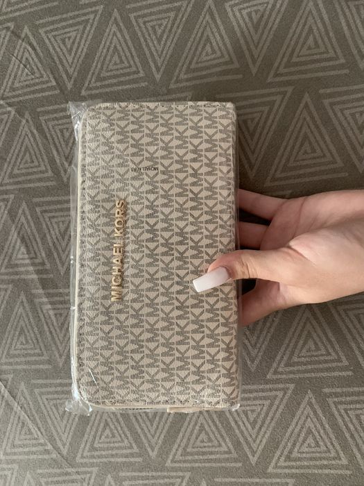 Portofel Michael Kors - OFERTĂ - 49 RON