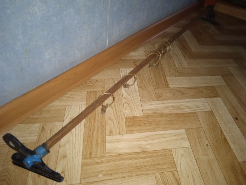 ПРОДАМ советскую ГАРДИНУ (КАРНИЗ) для штор ! Б/у. С 8 крокодильчиками.