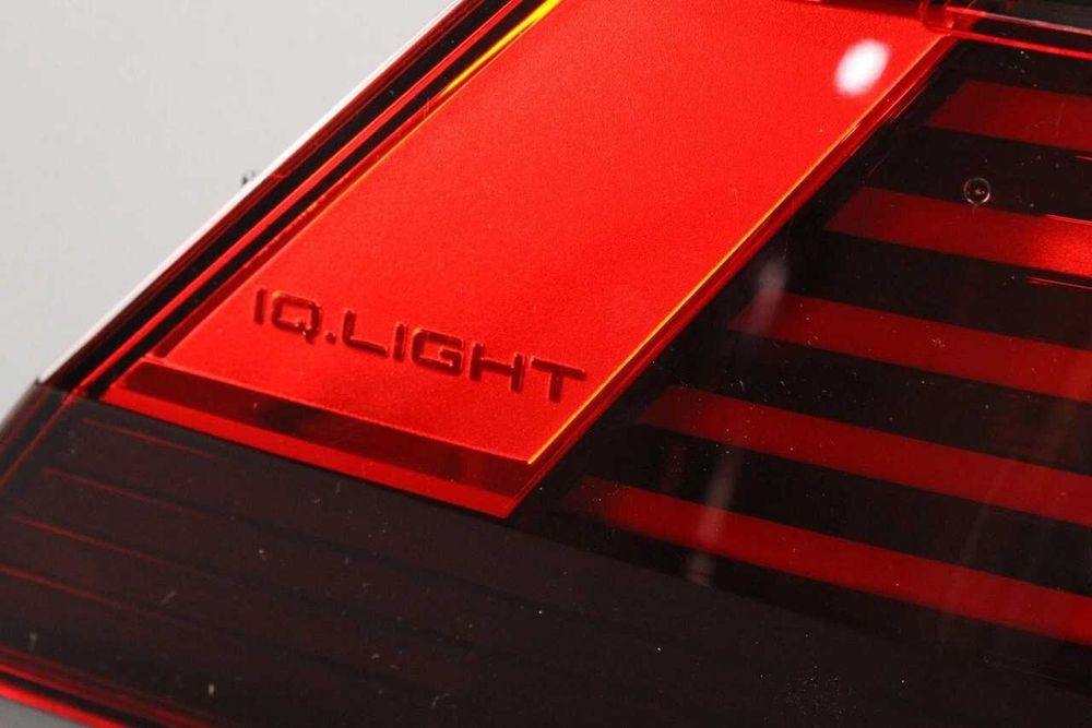 нов оригинален външен ляв стоп VW tiguan IQ Light 5NA945207K