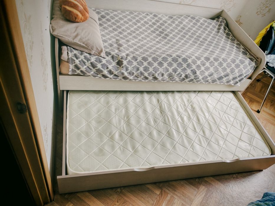 Продаётся кровать детская