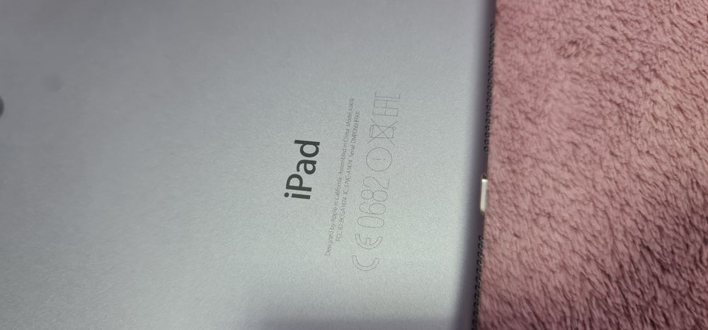 Vand sau schimb cu telefon, iPad Air a1474 32gb, 10/10 funcțional și e