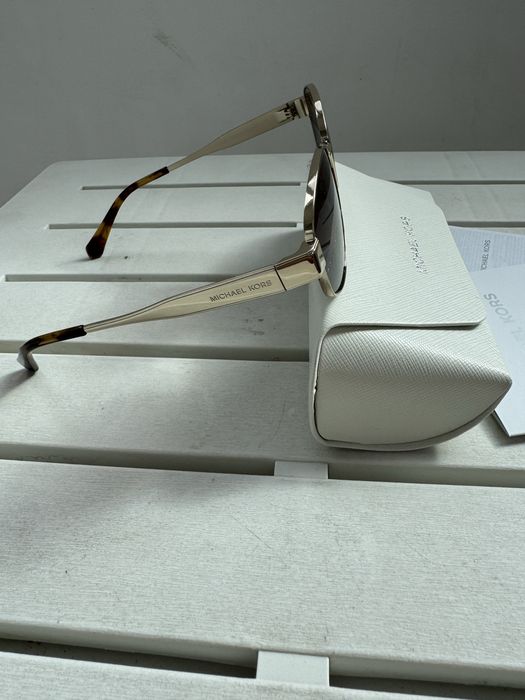 Нови очила Michael Kors