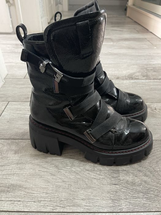 Продам обувь 10 000 Туруия