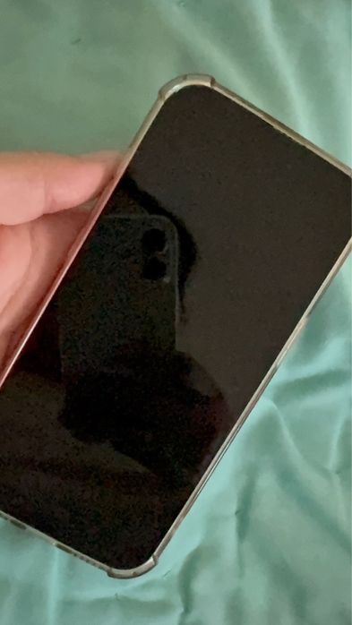 Продам айфон 15 128