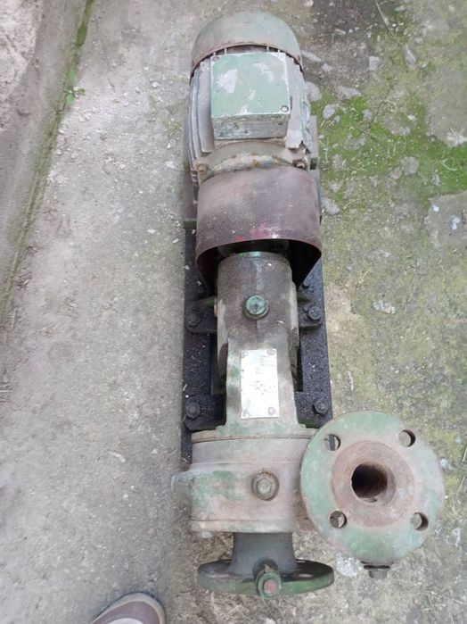 Трифазна водна помпа