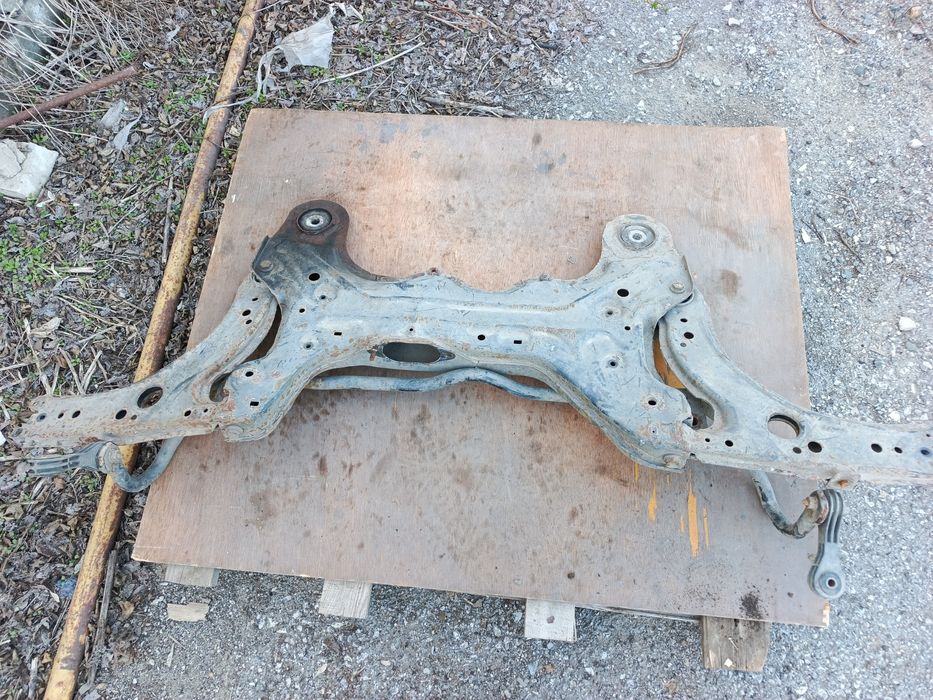 Балка подрамник Гольф 4