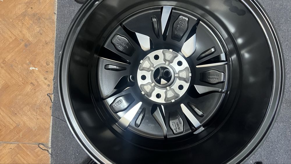 Диски r17 5x114.3
