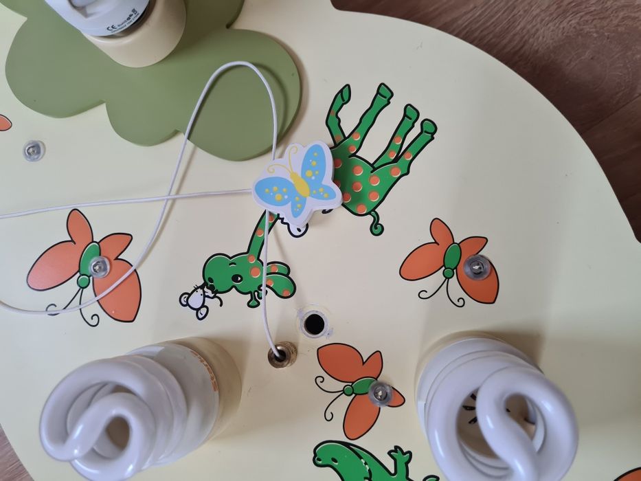 Lustra pentru camera copii