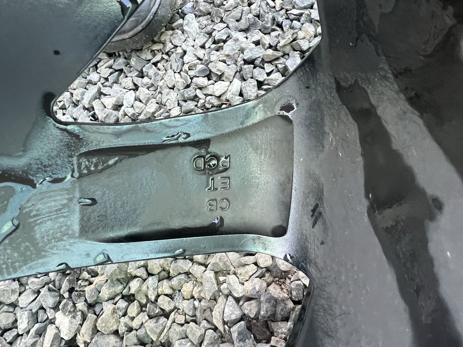 vând 4 roți complete originale Audi