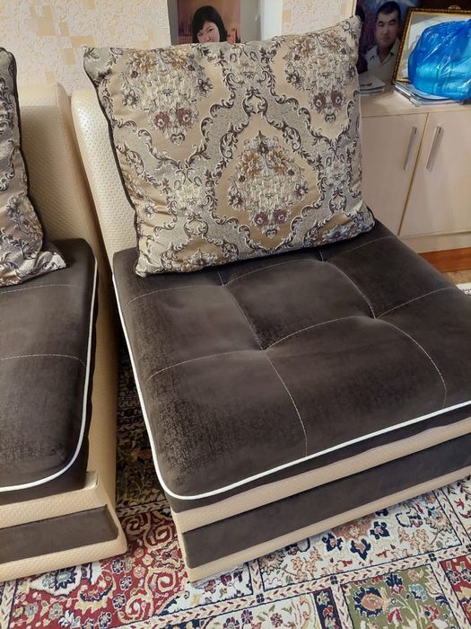 Диван мягкий уголок из 6 элементов + пуфик