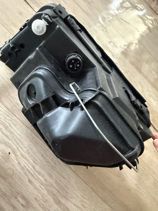 Продам фары на ауди А6 С4