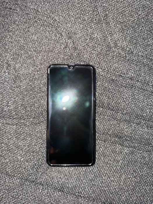Продам Samsung Galaxy A40 64 GB