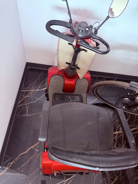 Vand scuter electric