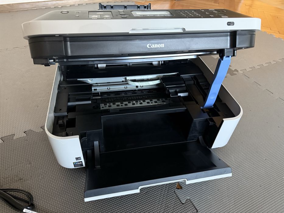 Vand imprimanta multifunctionala canon