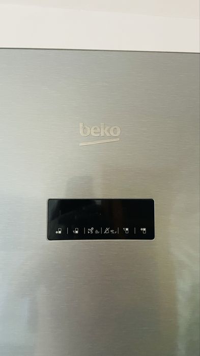 Продавам хладилник  Beko