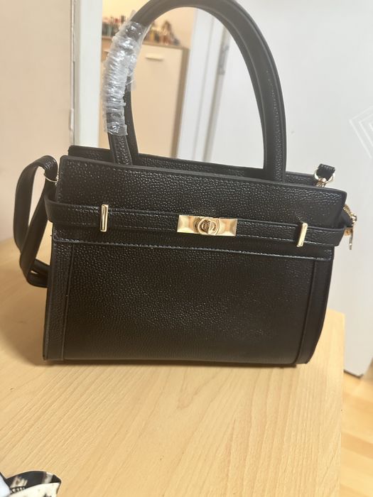 Чанта черна чанта