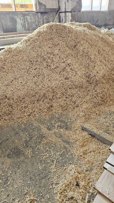 В наличии опилки в мешках