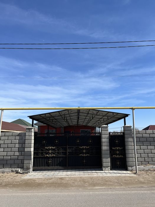 продам дом в хорошем районе 10 микрорайон.