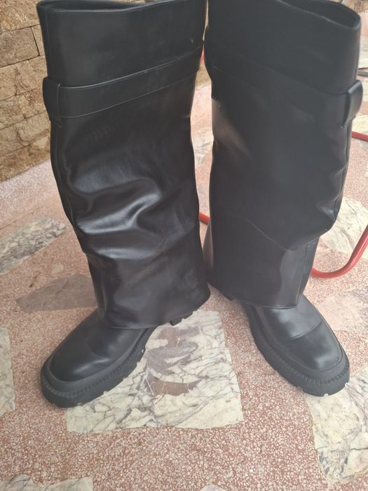 Нови високи ботуши