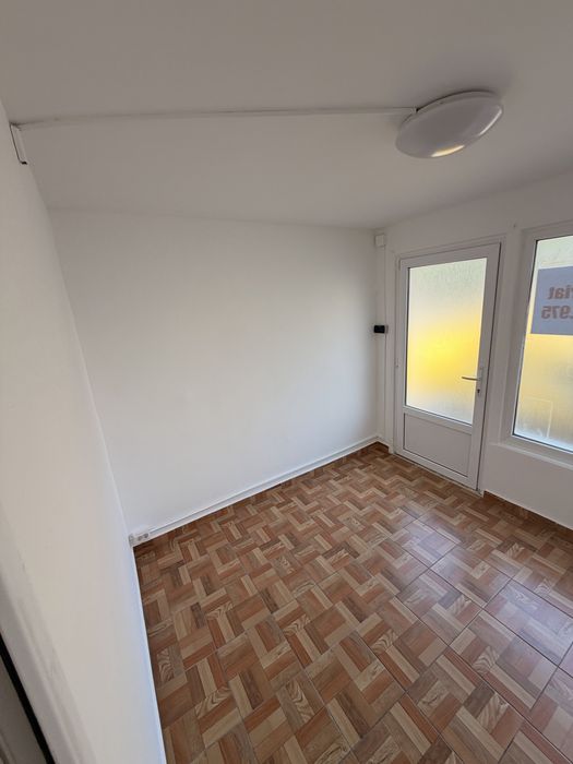 Inchiriez spatiu comercial