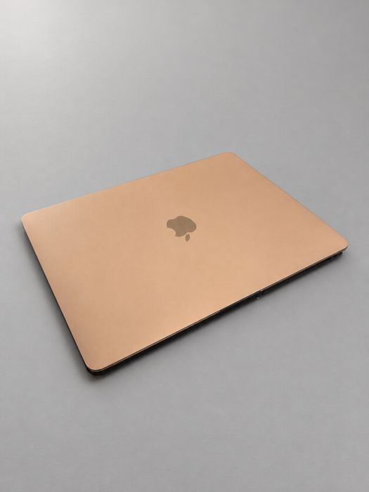 MacBook Air M1 2020 Auriu | 8GB RAM | 256GB SSD | Cutie Originală